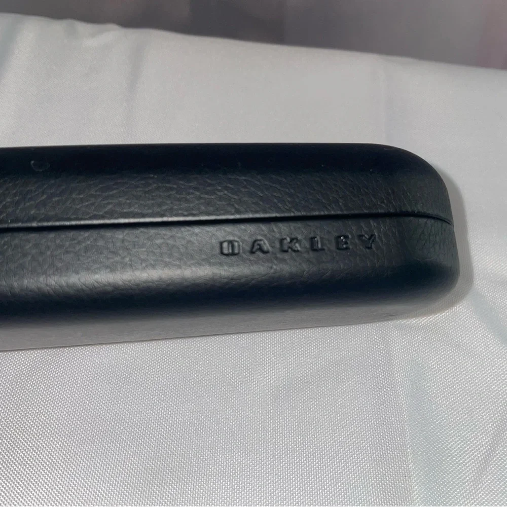 OAKLEY BLACK SMALL AUTHENTIC CLAMSHELL EYEGLASSES HARD CASE